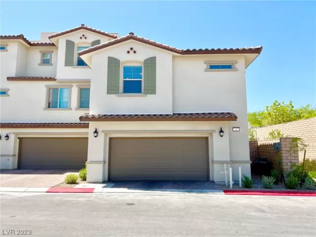 MLS: 2504400 Condo For Sale