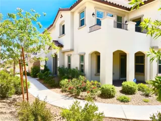 Photo #1: 2504400 Listing 