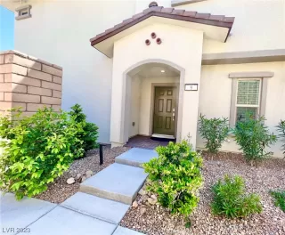 Photo #2: 2504400 Listing 