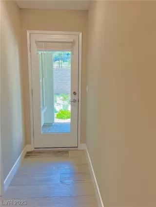 Photo #3: 2504400 Listing 