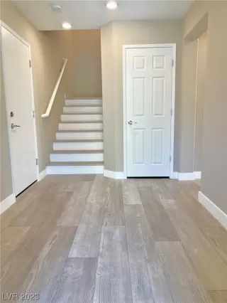 Photo #5: 2504400 Listing 