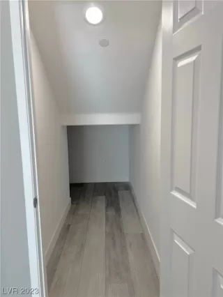 Photo #6: 2504400 Listing 