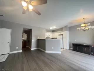 Photo #3: 2504429 Listing