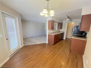 Photo #1: 2504457 Listing 