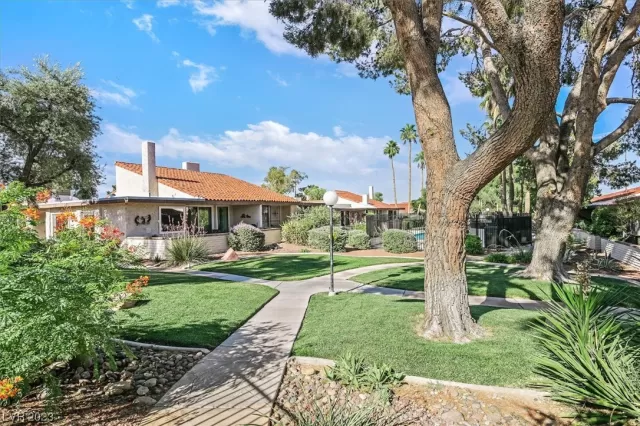 MLS: 2504474 Condo For Sale