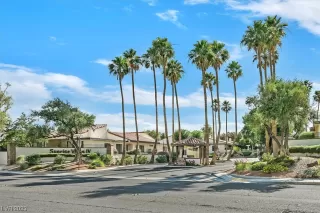 Photo #1: 2504474 Listing 