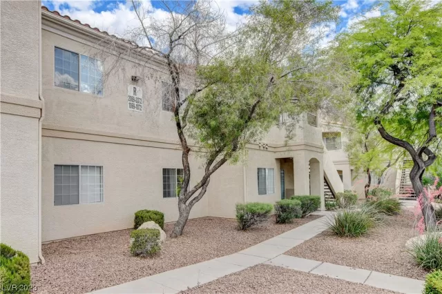 MLS: 2504492 Condo For Sale