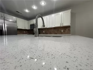 Photo #2: 2504499 Listing 