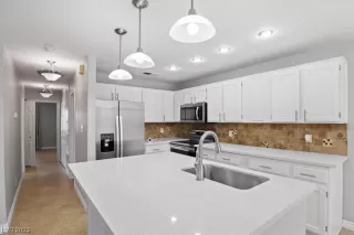 Photo #5: 2504499 Listing 