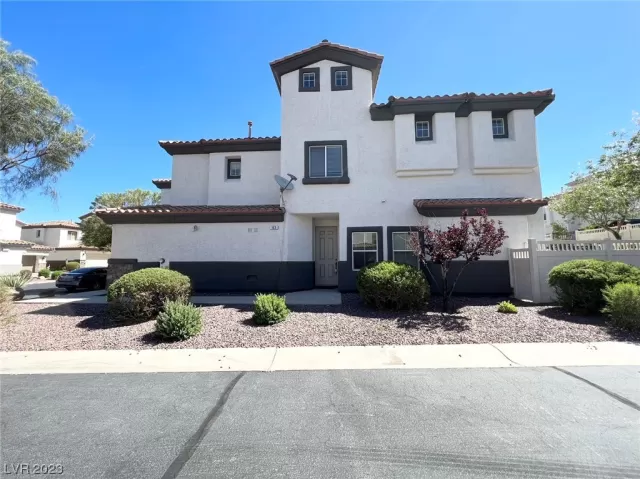 MLS: 2504508 Condo For Sale