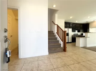 Photo #2: 2504508 Listing 