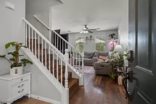 Photo #2: 2504520 Listing 