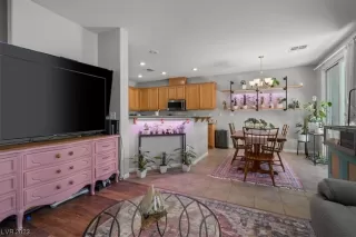 Photo #5: 2504520 Listing 