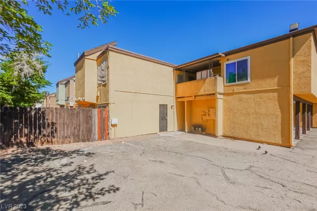 MLS: 2504548 Condo For Sale