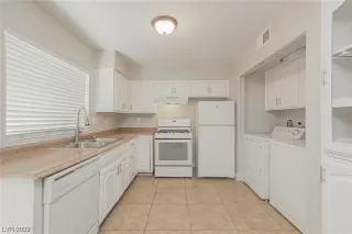 Photo #6: 2504548 Listing 