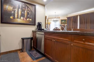 Photo #3: 2504559 Listing 