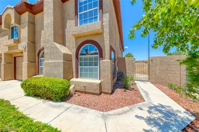 MLS: 2504604 Condo For Sale