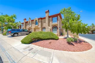 Photo #1: 2504604 Listing