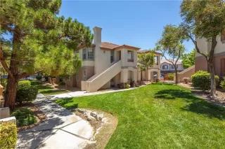 Photo #2: 2504621 Listing