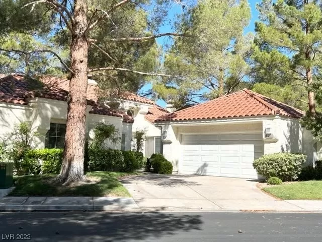 MLS: 2504649 Condo For Sale