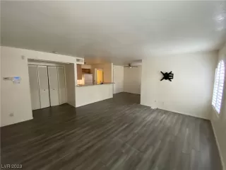 Photo #3: 2504658 Listing 