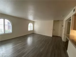 Photo #5: 2504658 Listing 