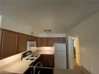 Photo #6: 2504658 Listing 