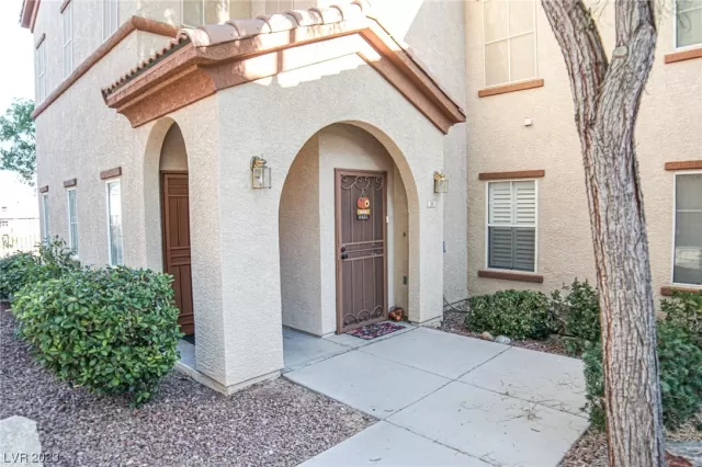 MLS: 2504660 Condo For Sale