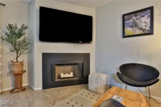 Photo #6: 2504681 Listing