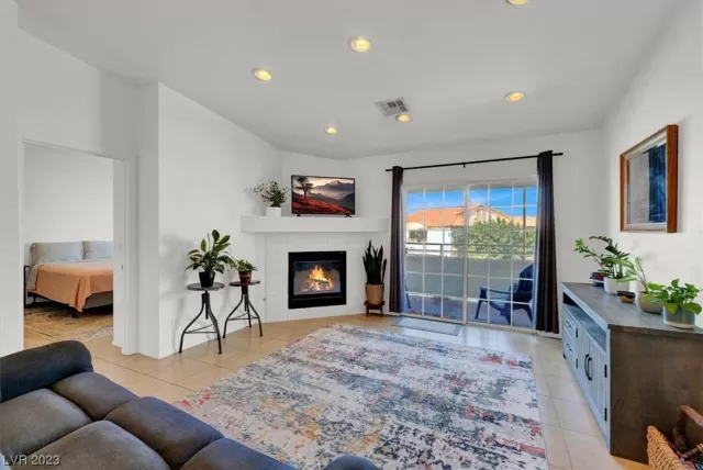 MLS: 2504685 Condo For Sale