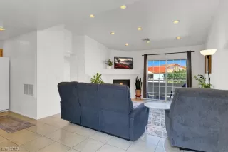 Photo #5: 2504685 Listing