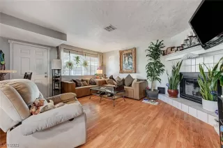 Photo #3: 2504701 Listing