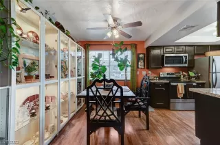 Photo #5: 2504701 Listing