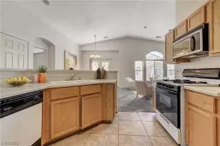 Photo #3: 2504708 Listing 