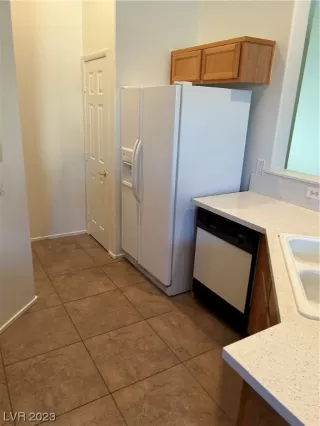 Photo #4: 2504708 Listing 