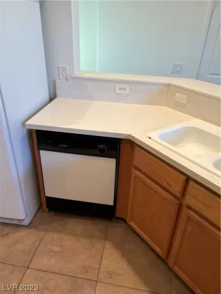 Photo #5: 2504708 Listing 