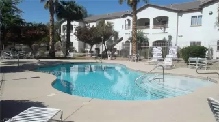 Photo #2: 2504709 Listing