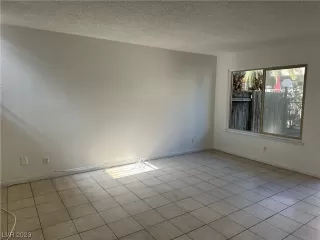Photo #4: 2504722 Listing 