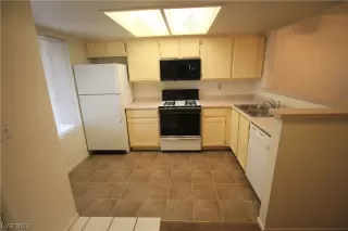 Photo #4: 2504726 Listing 