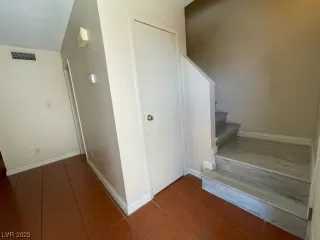 Photo #5: 2504747 Listing 