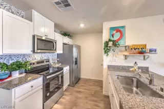 Photo #4: 2504791 Listing