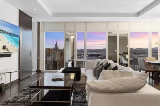 Photo #1: 2504816 Listing 