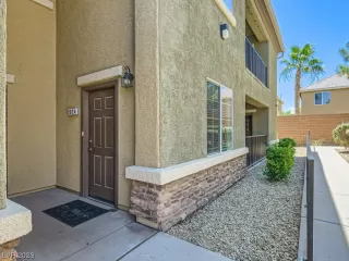 Photo #2: 2504836 Listing