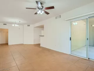 Photo #5: 2504836 Listing