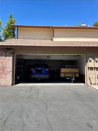 Photo #2: 2504849 Listing 