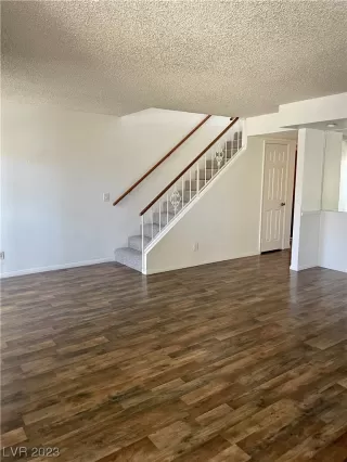 Photo #3: 2504849 Listing 