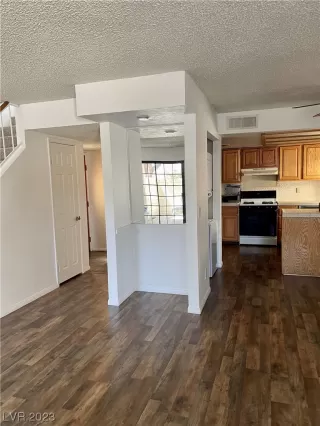 Photo #5: 2504849 Listing 