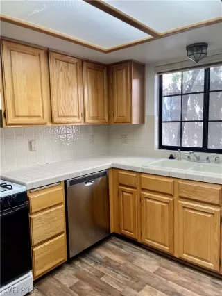 Photo #6: 2504849 Listing 