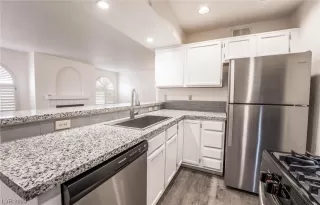 Photo #6: 2504864 Listing