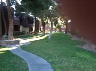 Photo #2: 2504893 Listing 